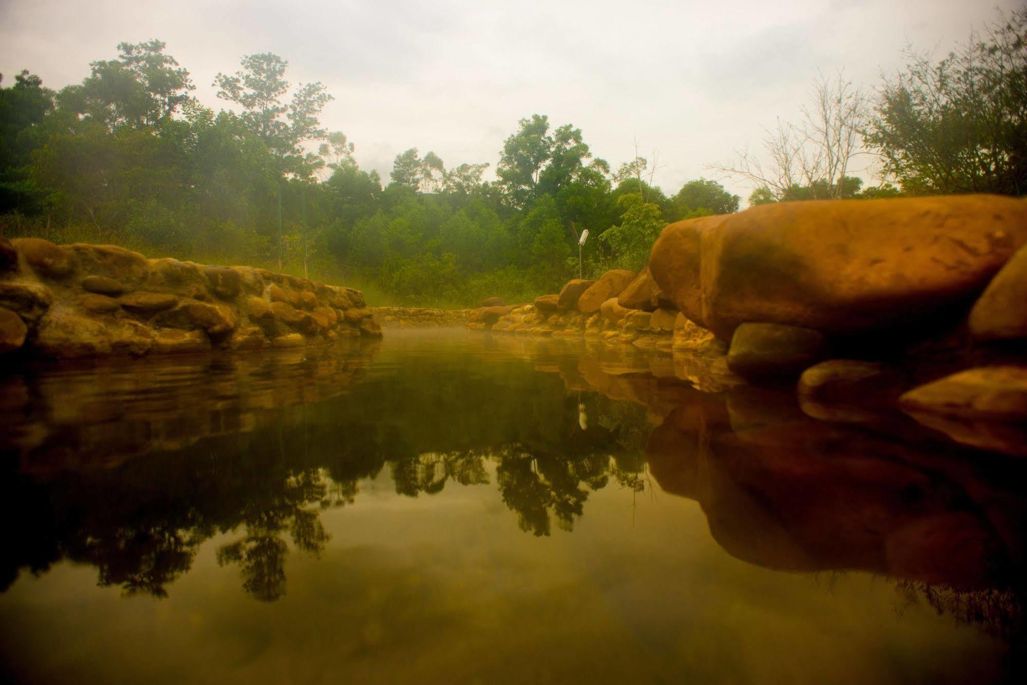 Thanh Tan Hot Springs By Fusion Hue Exteriör bild